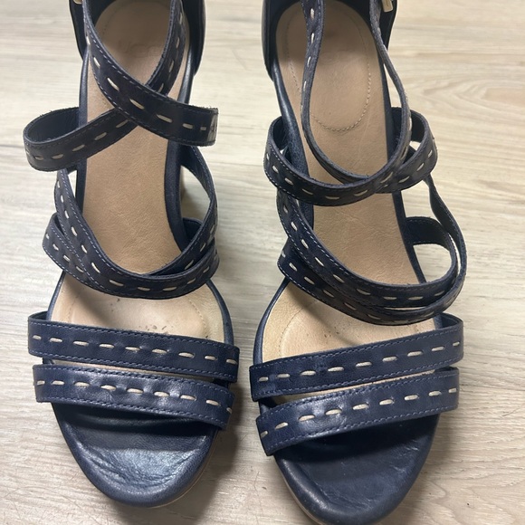 UGG Sandals Platform Strappy Navy Blue Leather Women Sz 8.5 High Heel Open Toe - Picture 7 of 15